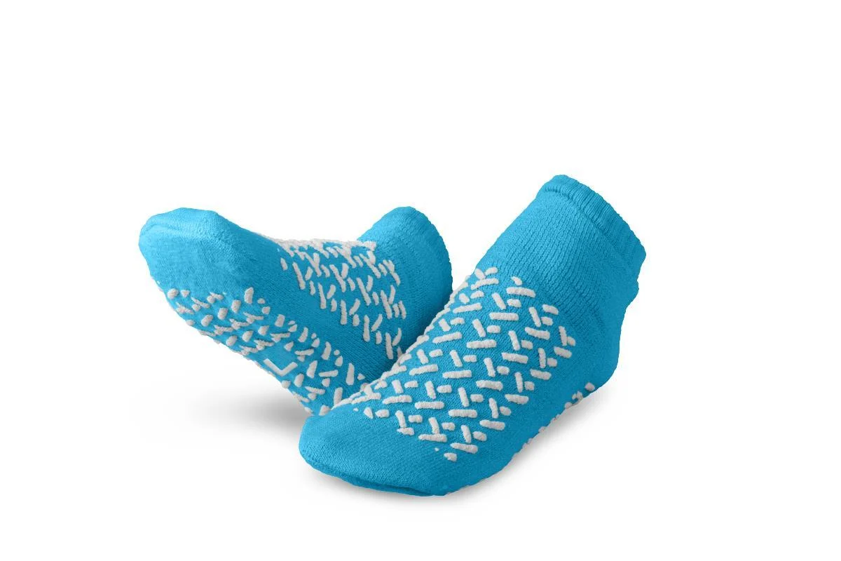 Medline Double-tread Terry Patient Slippers - Image 3