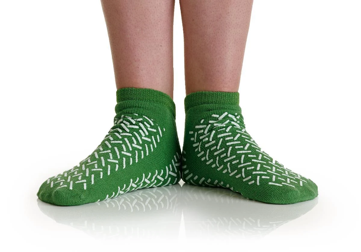 Medline Double-tread Terry Patient Slippers - Image 4
